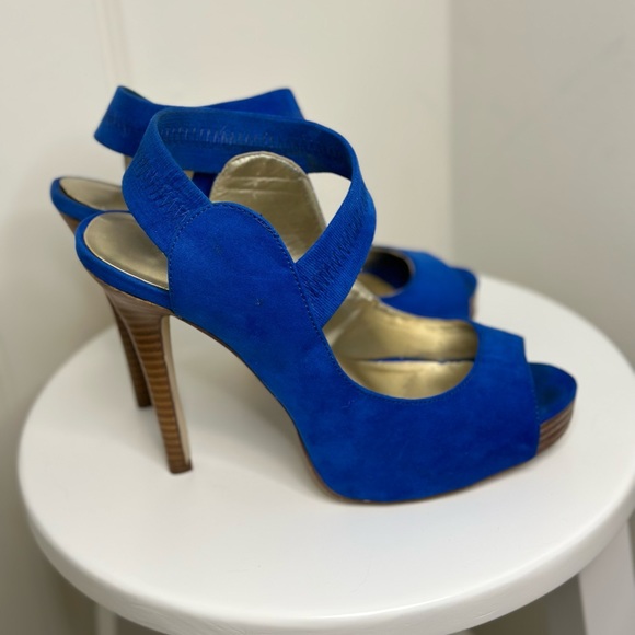 Le Chateau Blue Suede Heels - Picture 3 of 7